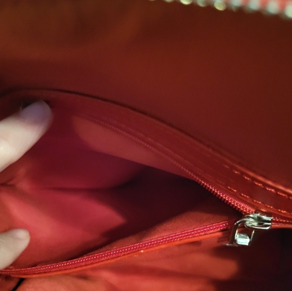 Badgley Mischka Red Quilted Handbag w/Detachable & Adjustable Strap, 11×9×6, NWT - Picture 9 of 10